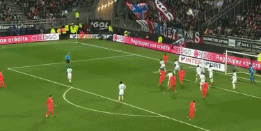 足球欧冠淘汰赛对阵激烈，主帅直言无弱旅