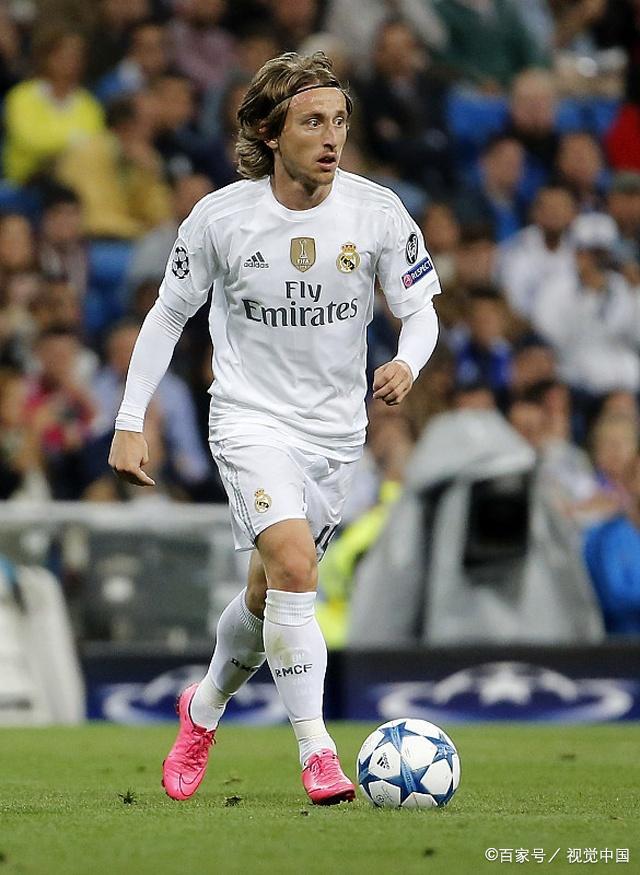 剑南春丨拜仁让二追六6-2逆转弗赖堡，奥利塞2射3传，卡尔传射